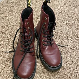 Brown women’s 8 doc martens